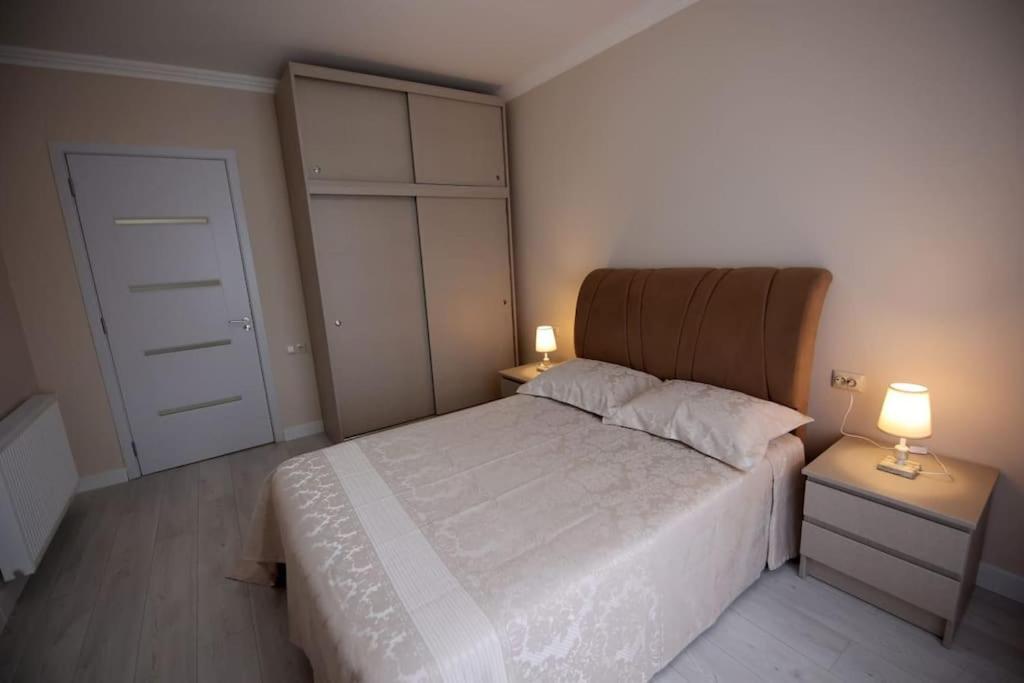 Persona Rooms Zugdidi Ngoại thất bức ảnh
