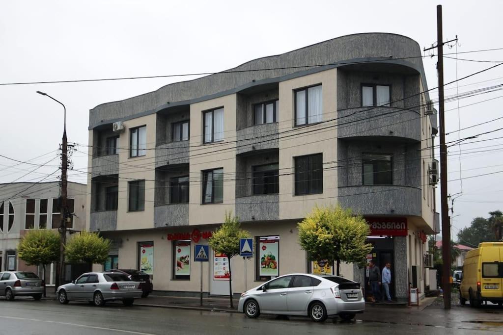 Persona Rooms Zugdidi Ngoại thất bức ảnh